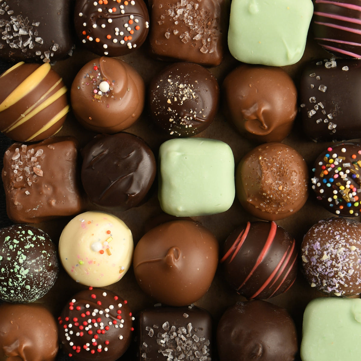 Valentine&#39;s Assorted Chocolates - 16 pc